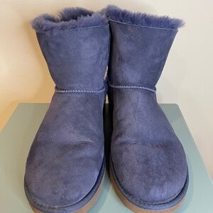 Like New Ugg Bailey Mini Royal Blue with Brown Bow Size 9